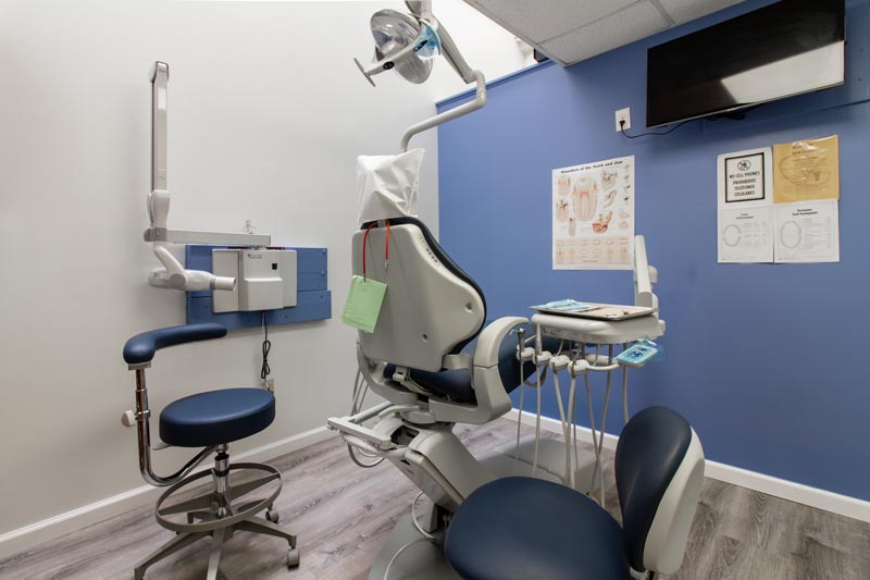 Procedure room at Siri Family and Cosmetic Dentistry.