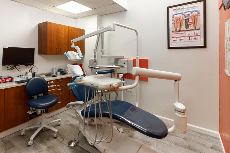 Procedure room at Siri Family and Cosmetic Dentistry.
